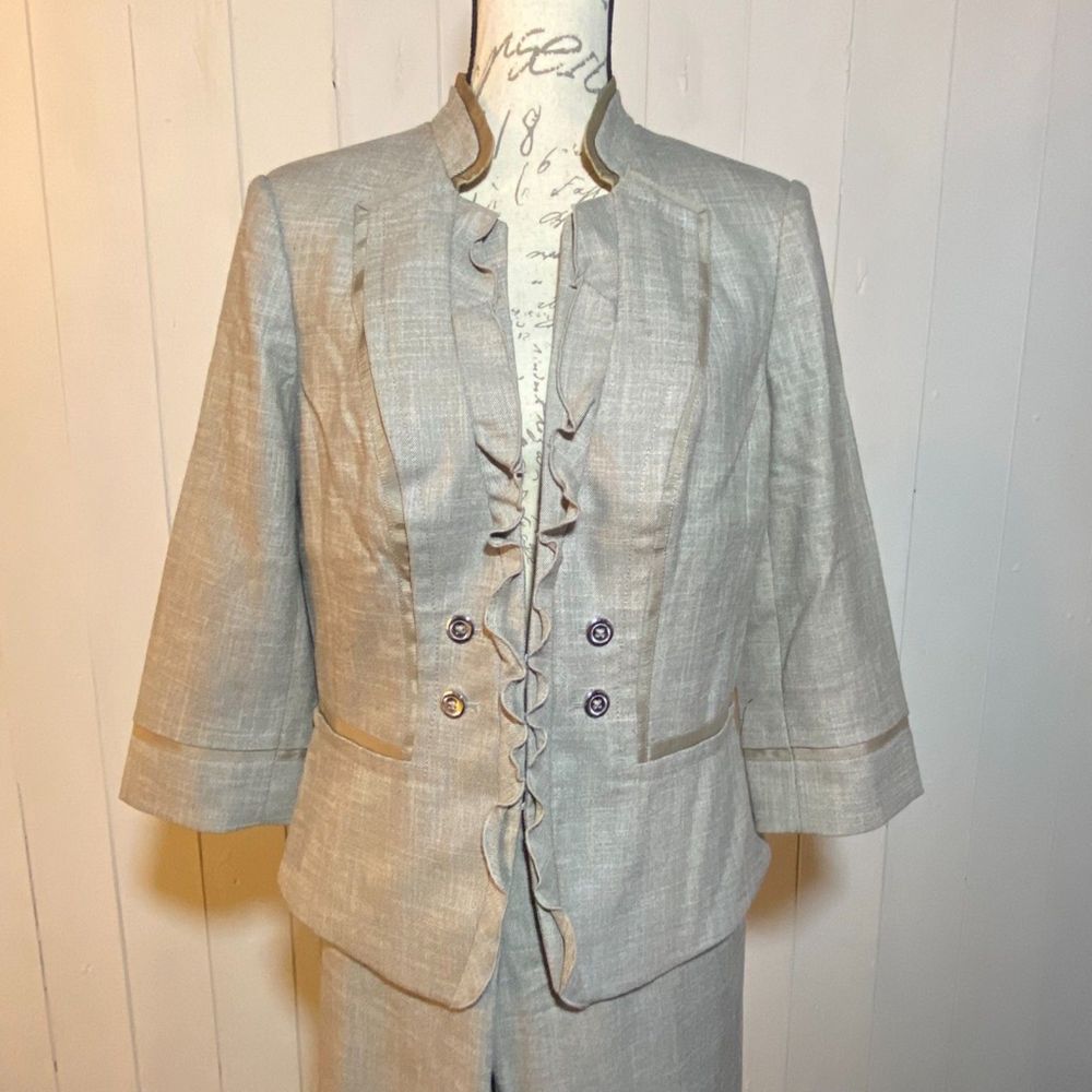 White House Black Market Legacy Suit Size 12 Light Brown - Picture 2 of 12